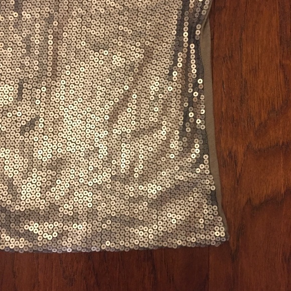 Threads 4 Thought Silver Sequin Top – Size S - Picture 5 of 6
